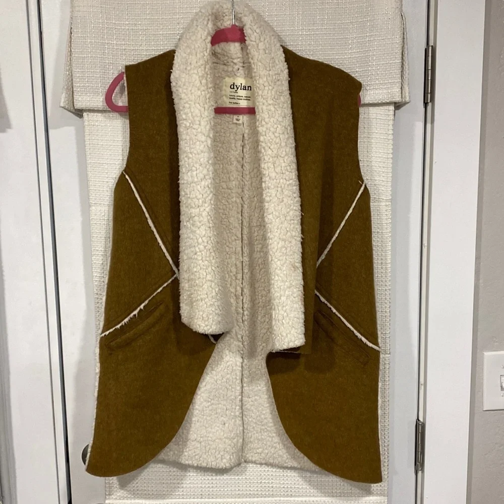 Dylan Winter Vest - Picture 1 of 3